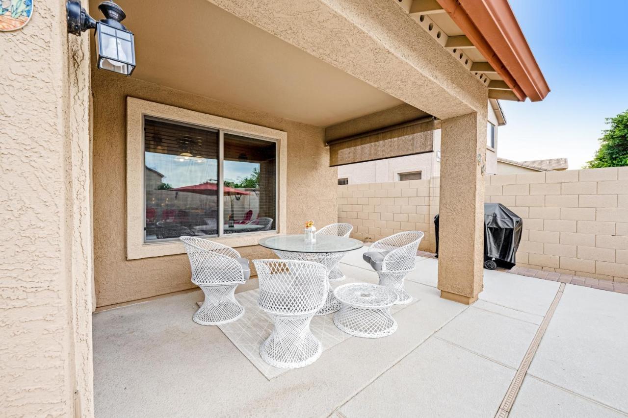 Tranquil Cactus Villa Surprise Exterior photo