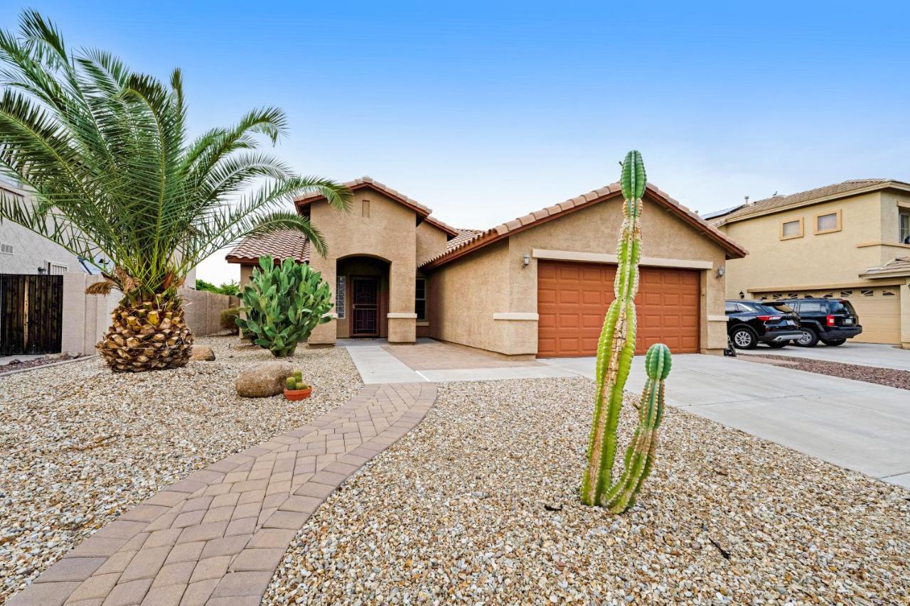 Tranquil Cactus Villa Surprise Exterior photo
